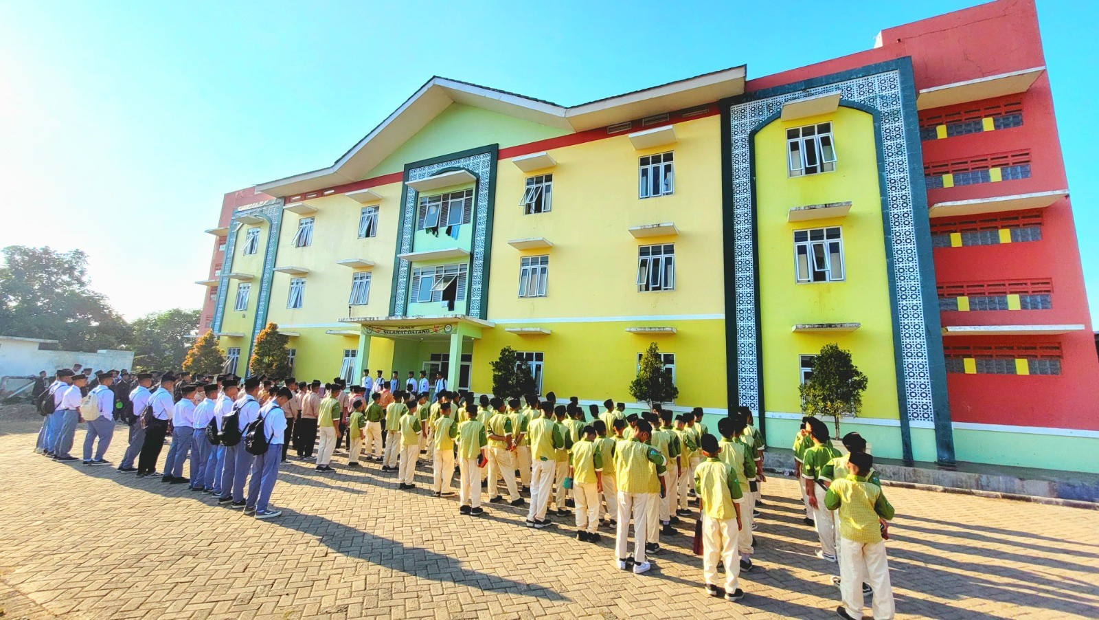 Pondok Pesantren Al-Qodiri Jember